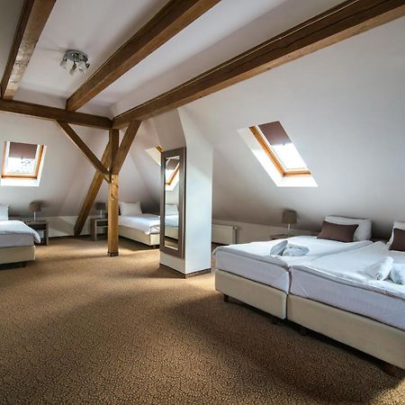 Hotel Bialy Domek Wałcz المظهر الخارجي الصورة