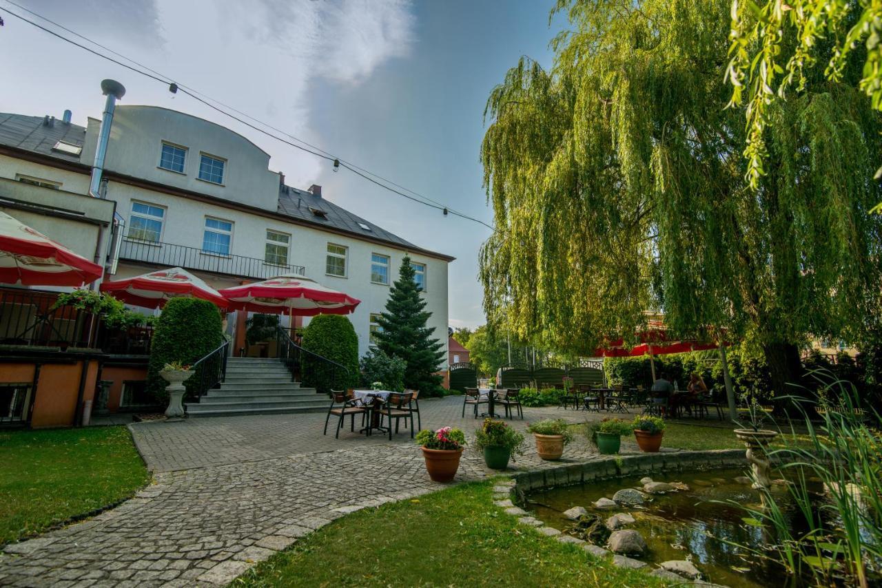 Hotel Bialy Domek Wałcz المظهر الخارجي الصورة
