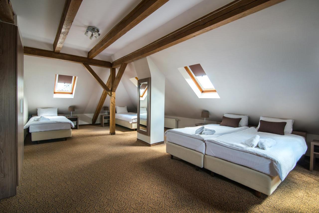 Hotel Bialy Domek Wałcz المظهر الخارجي الصورة