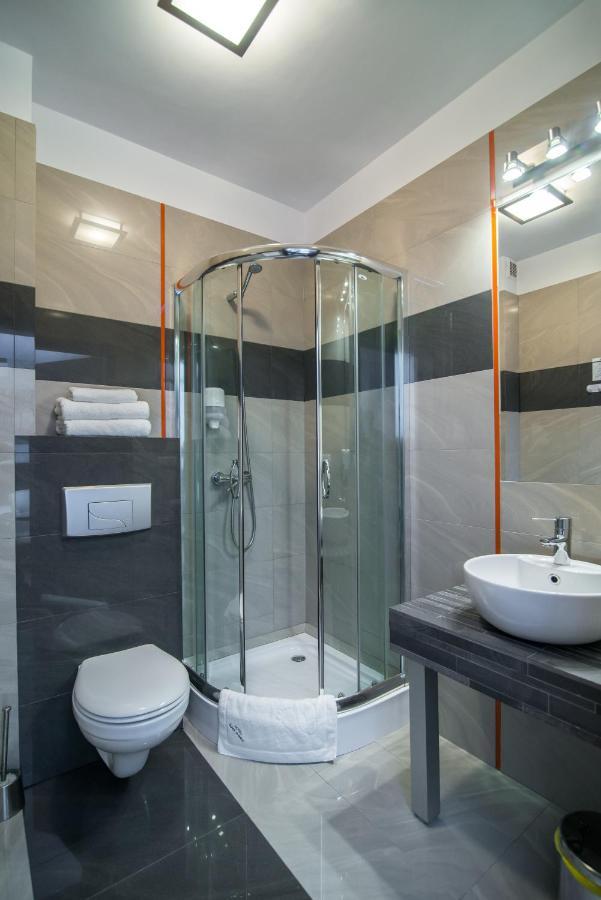 Hotel Bialy Domek Wałcz المظهر الخارجي الصورة