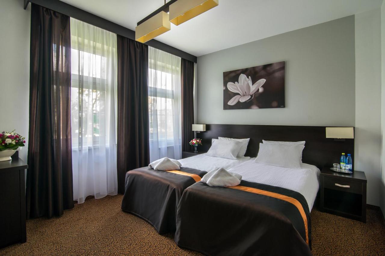 Hotel Bialy Domek Wałcz المظهر الخارجي الصورة